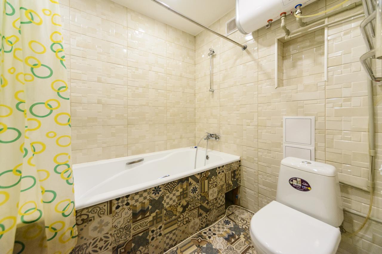 Apartment On Hryhoriia Chuprynky Kiev Buitenkant foto